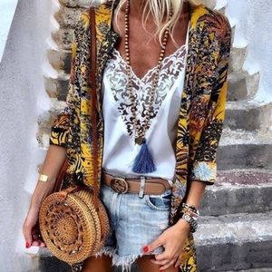 Floral long sleeve pull over!